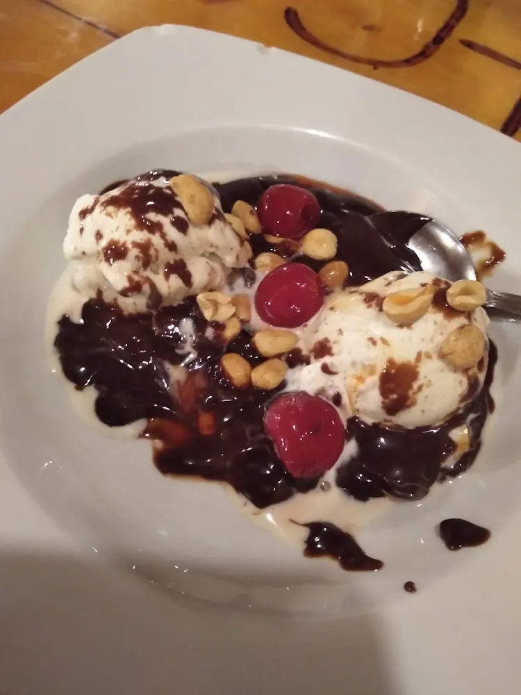 Hot Fudge Sundae